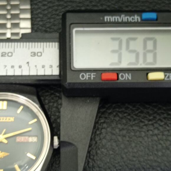 Vintage 1977 Citizen Automatic Mens Silver Watch W/daydate & Gold accents - Picture 7 of 9